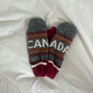 Canada gloves